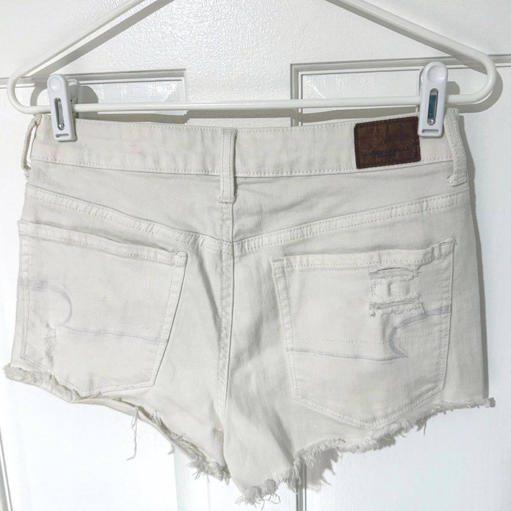 American Eagle Hi-Rise Shortie White Distressed Stretch Denim Shorts Size 6 - Picture 4 of 6